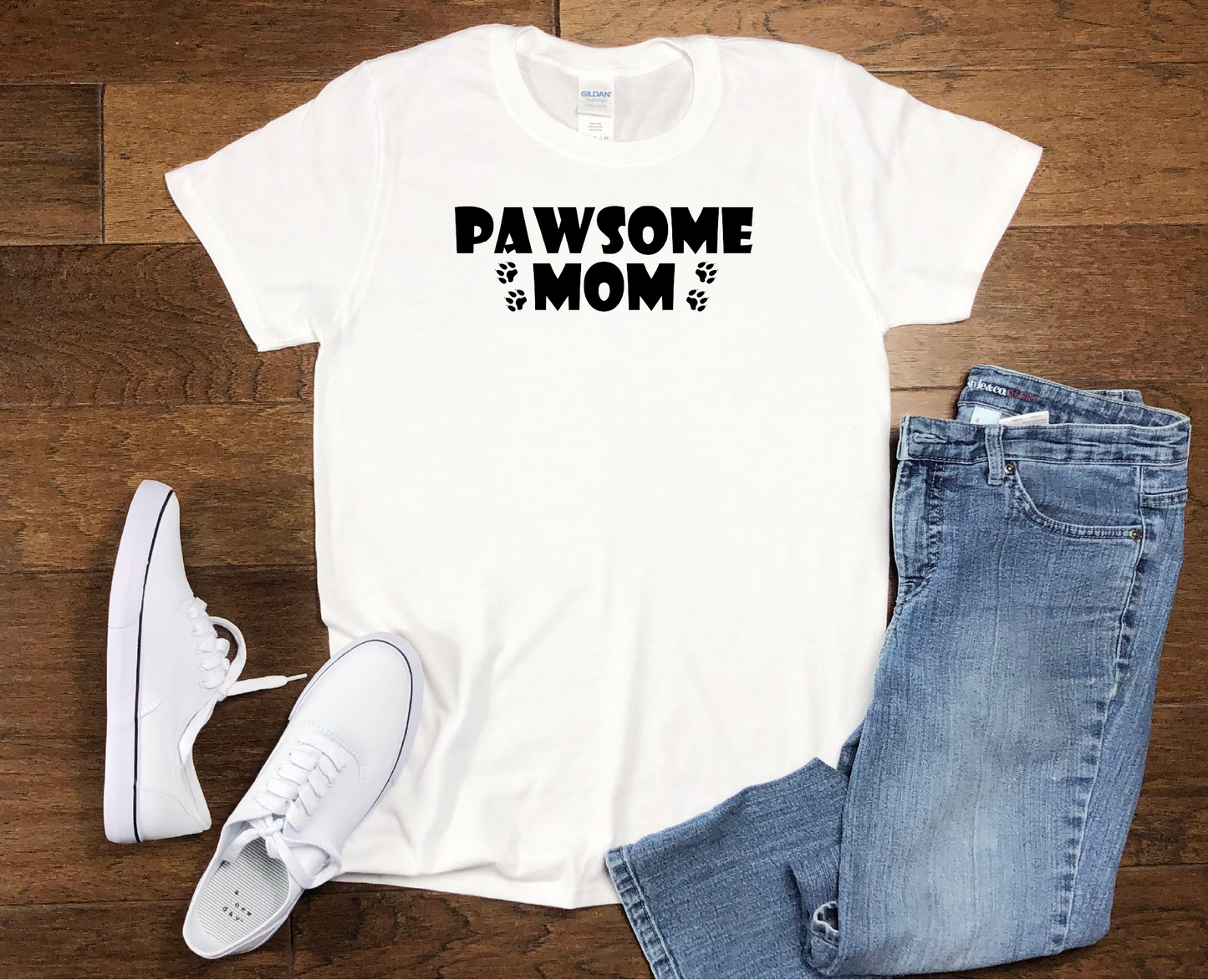 Pawsome Mom Short Sleeve Shirt